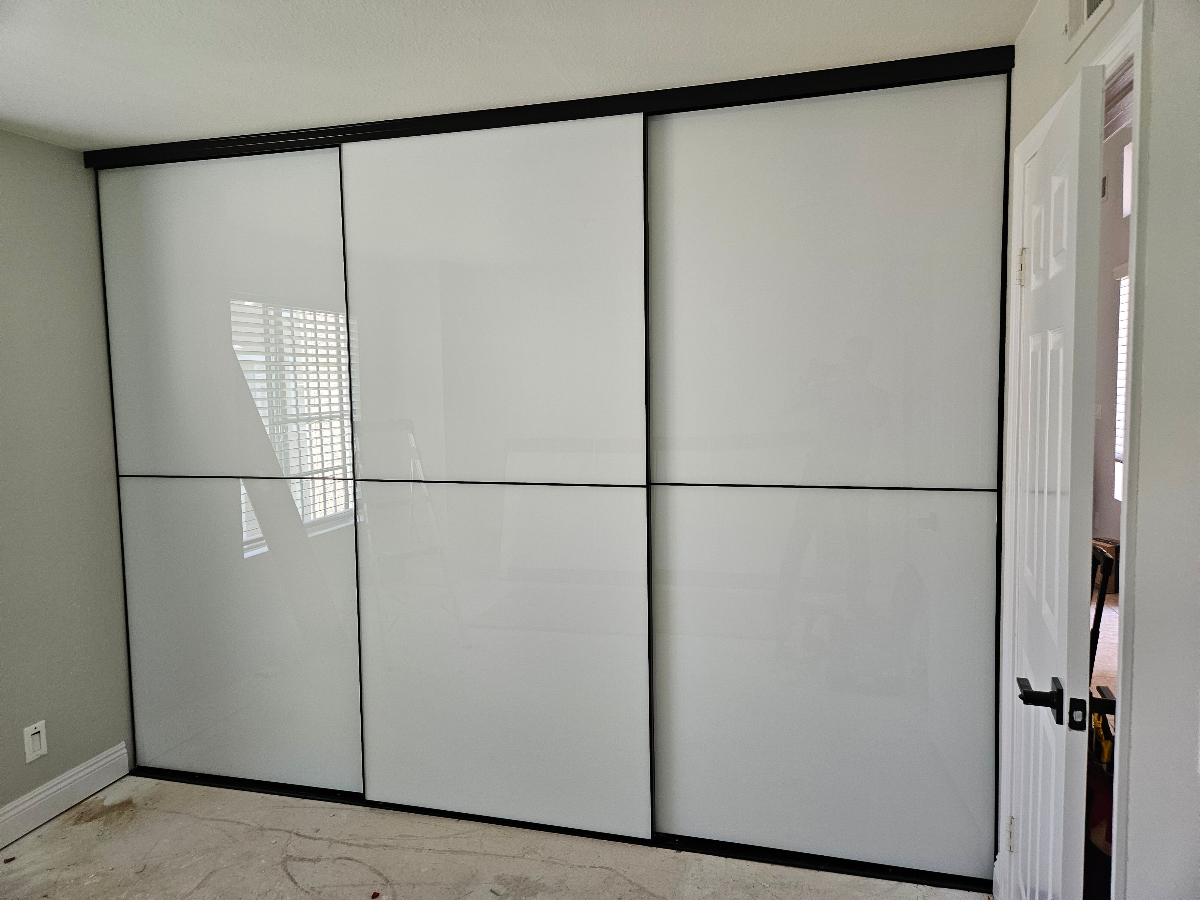 VUE | Tri-Grid White Glass Sliding Closet Doors