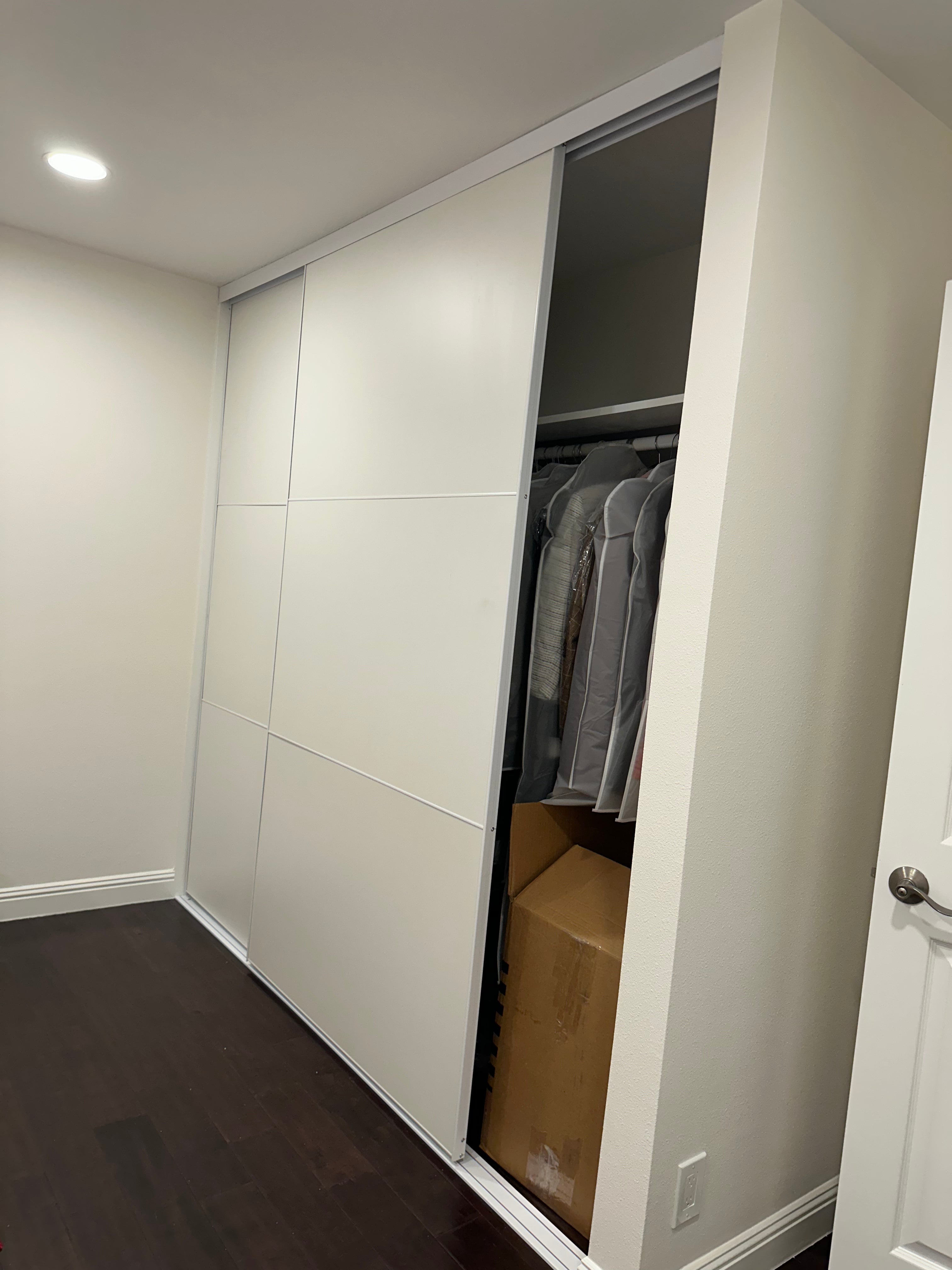 ARC | Tri-Grid White Board Sliding Closet Doors