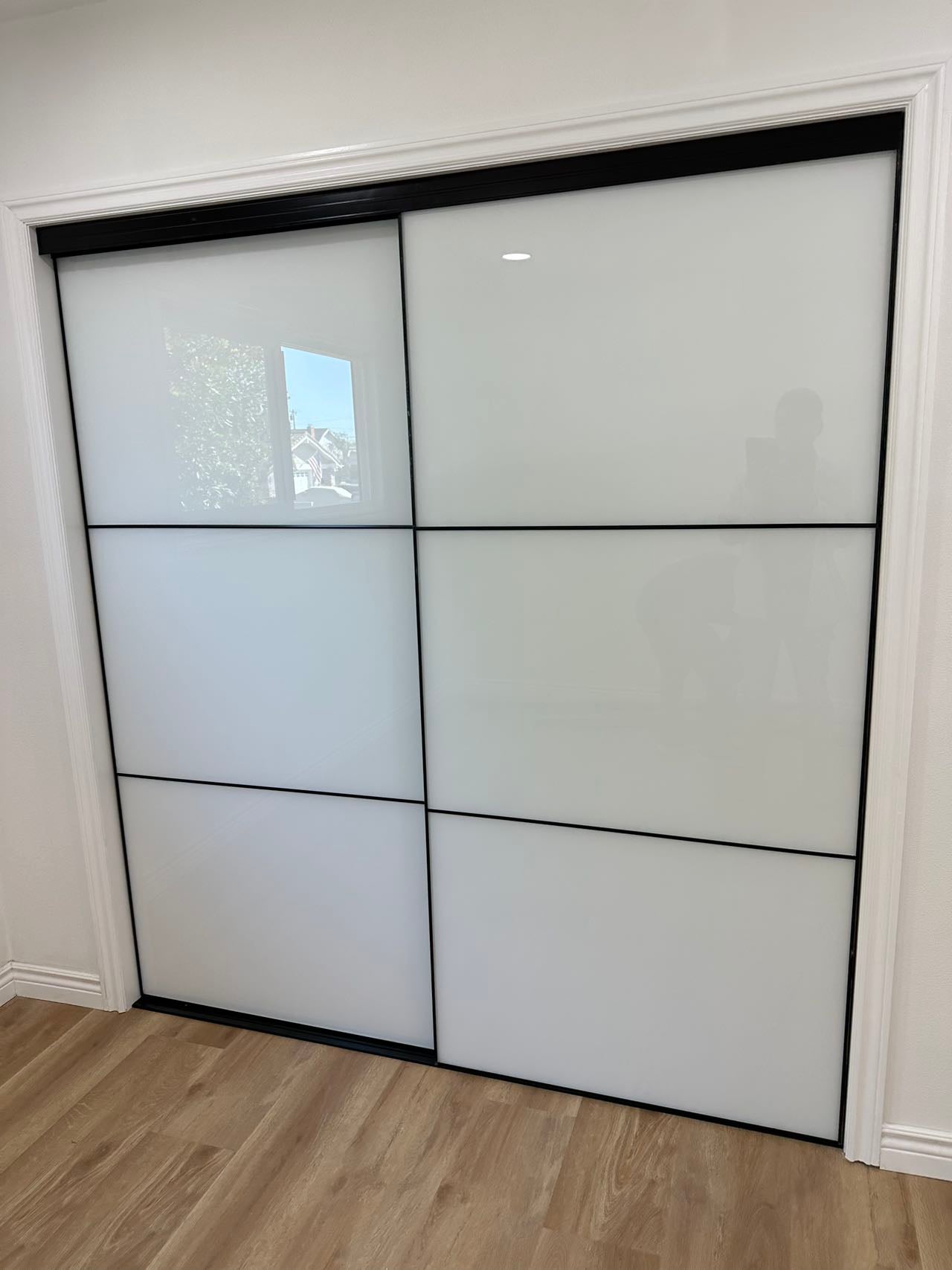 VUE | Tri-Grid White Glass Sliding Closet Doors